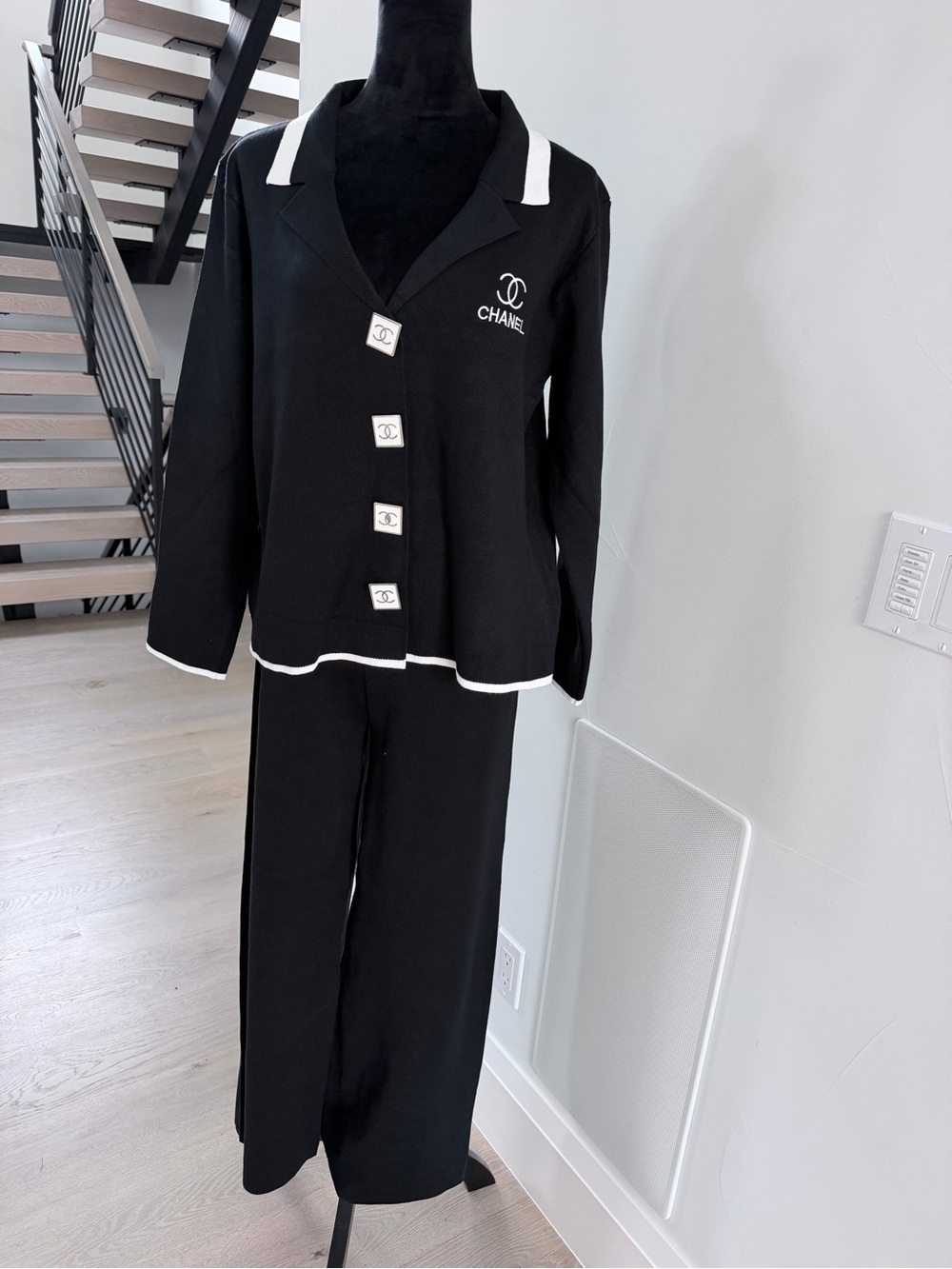 Black and White Two piece Matching set with Wide Lwg pants size S
